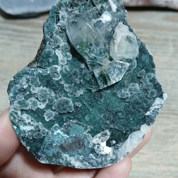 Green Chalcedony - Picture 3 of 3